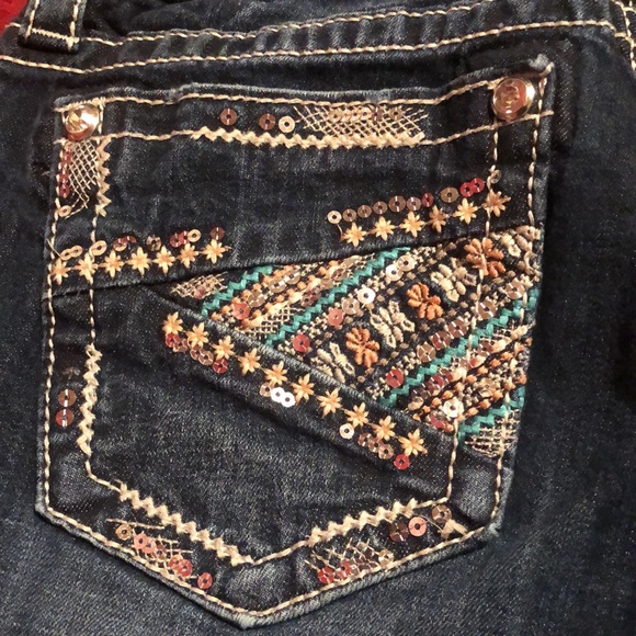 Miss Me Sz 29 bootcut with sequin embellished front and back pockets, gorgeous!! - Picture 4 of 17